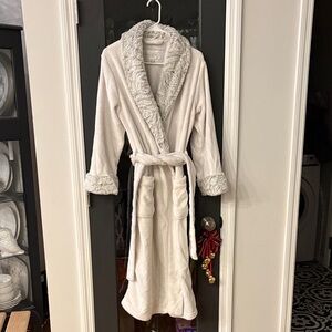 Midnight by Carole Hochman Soft White Robe